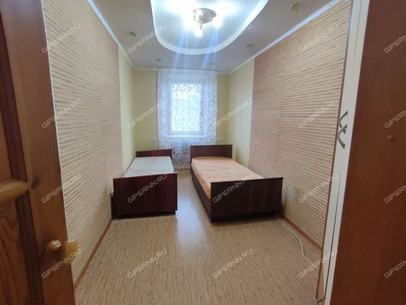 трёхкомнатная квартира в переулке Гайдара дом 14 город Кстово