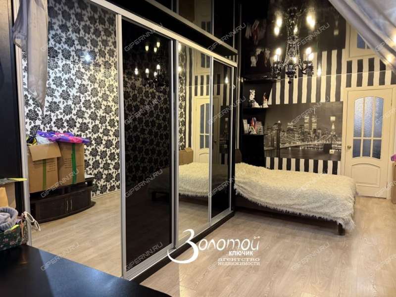 трёхкомнатная квартира на улице Челюскинцев дом 19