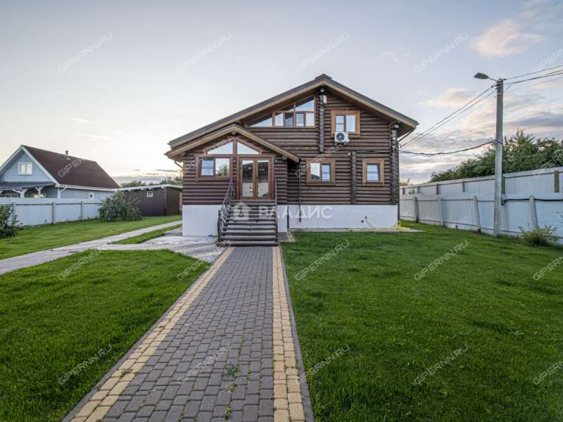 дом на улице Ветеранов деревня Бурцево