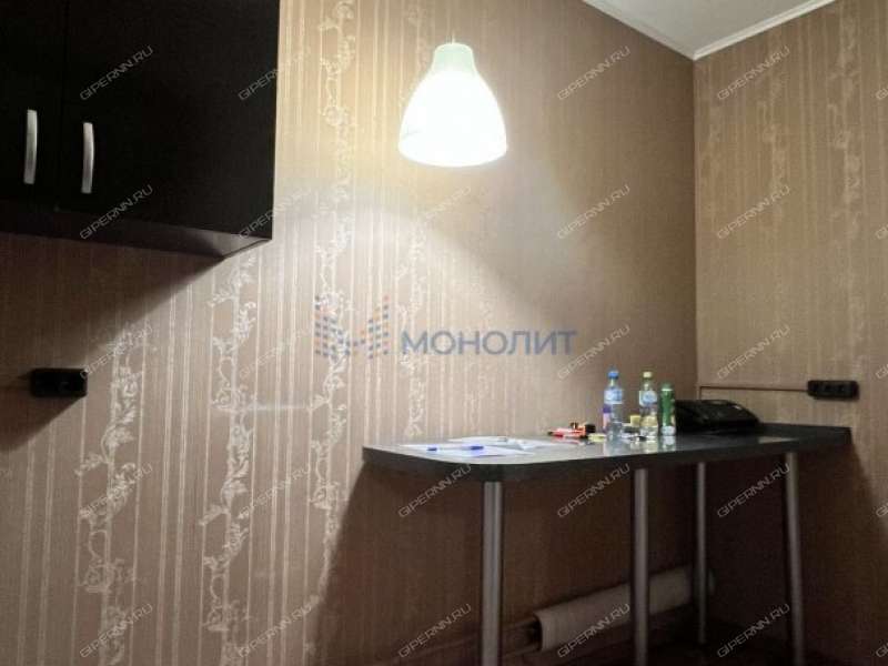 помещение под офис, торговую площадь на улице Германа Лопатина