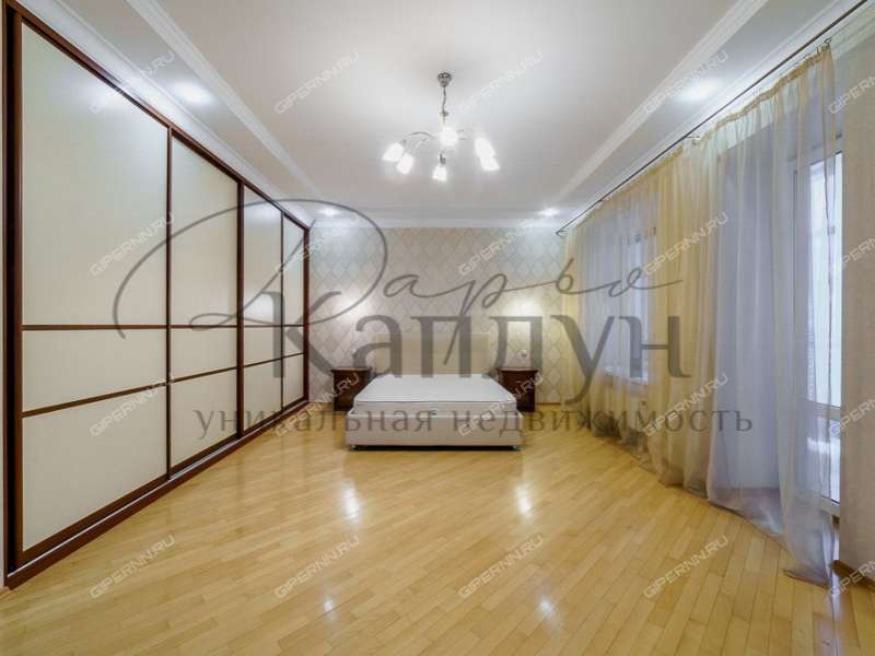 четырёхкомнатная квартира на улице Минина дом 9/4