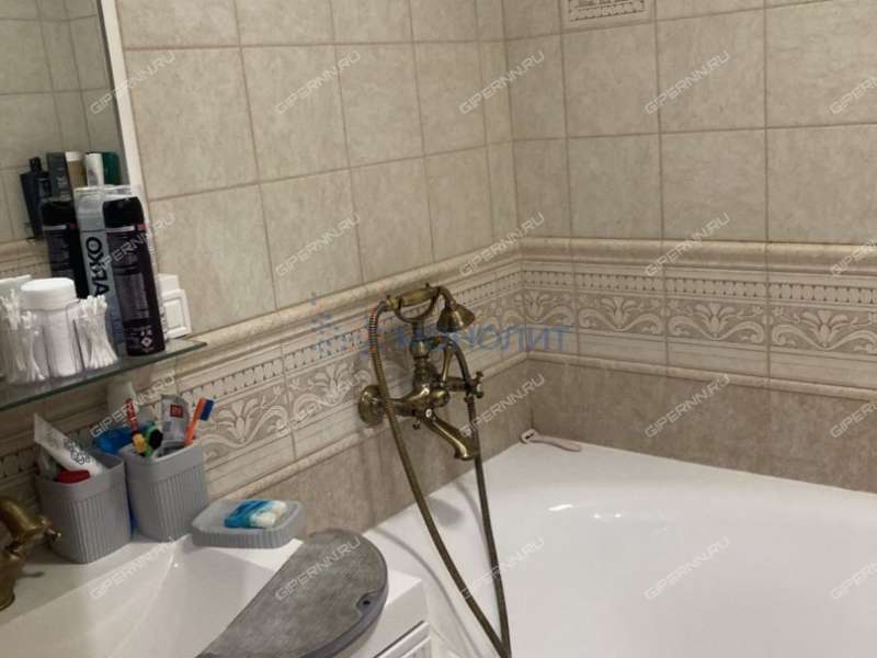 двухкомнатная квартира на улице Политбойцов дом 23А