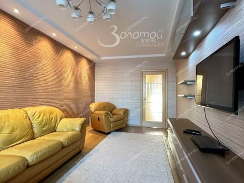 4-komnatnaya-ul-yuliusa-fuchika-d-7 фото