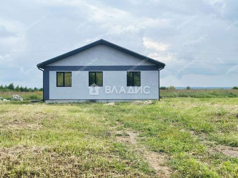 дом на улице Аверьянова деревня Студенец