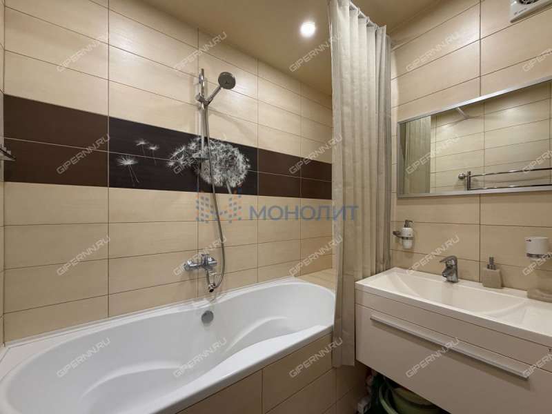 трёхкомнатная квартира на улице Родионова дом 165 к10