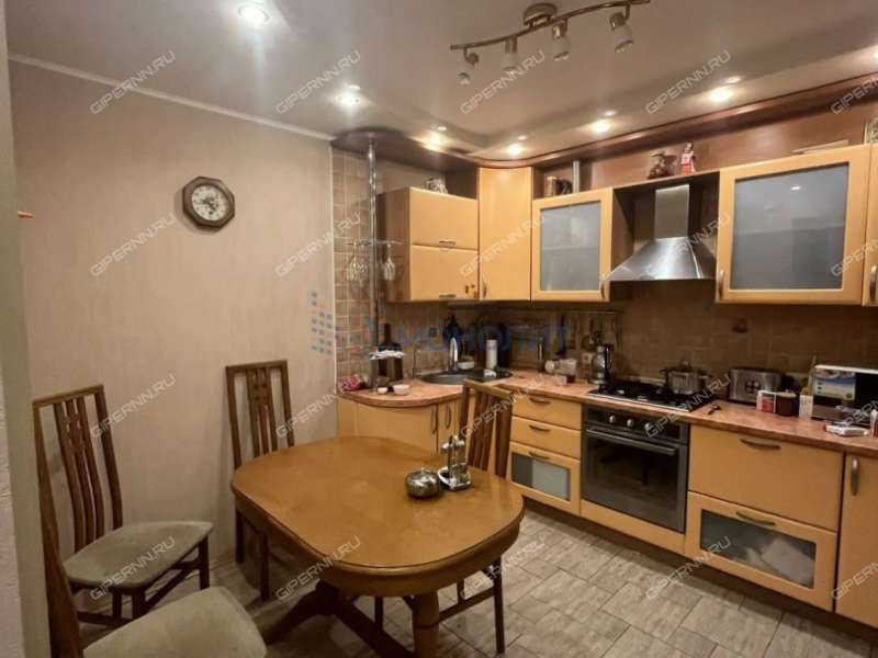 трёхкомнатная квартира на Кузнечихинской улице дом 37