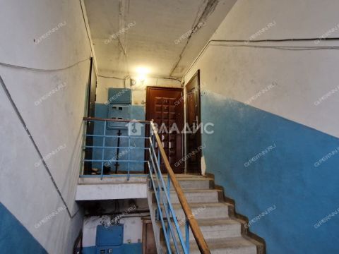 1-komnatnaya-rabochiy-poselok-yuganec-volodarskiy-rayon фото