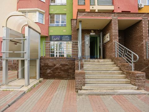 3-komnatnaya-ul-pervocvetnaya-d-6-k1 фото