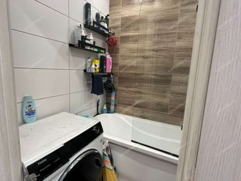 трёхкомнатная квартира на проспекте Ильича дом 38