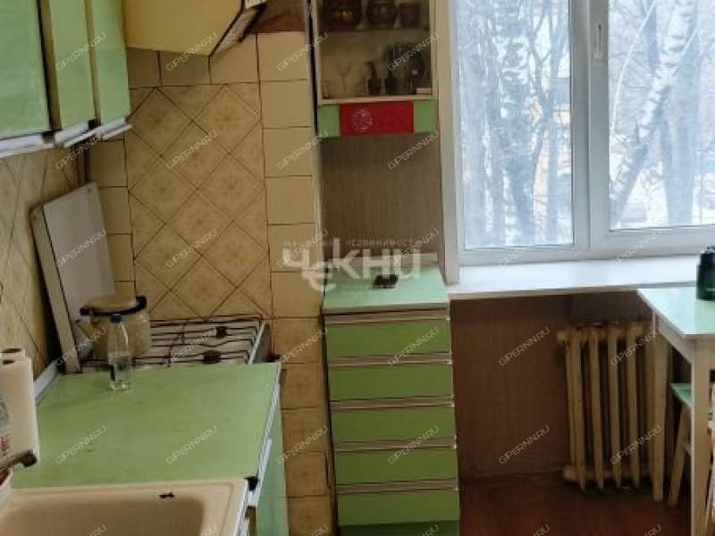 трёхкомнатная квартира на улице Героя Безрукова дом 8