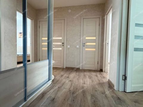 2-komnatnaya-ul-romantikov-d-14 фото