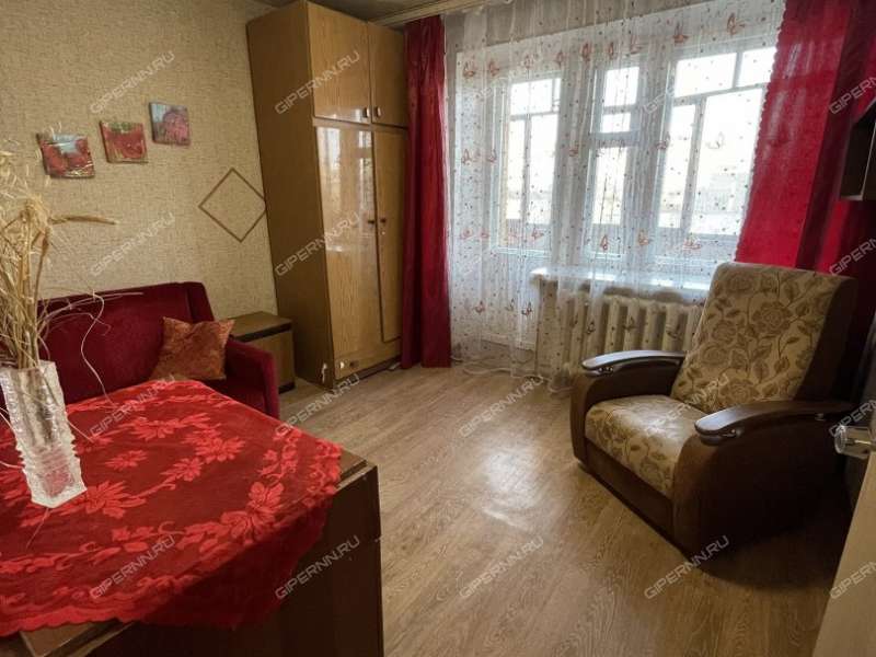 трёхкомнатная квартира на Молодёжном проспекте дом 12а