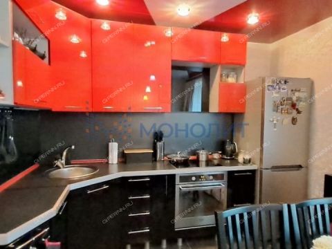 3-komnatnaya-ul-vyatskaya-d-9 фото