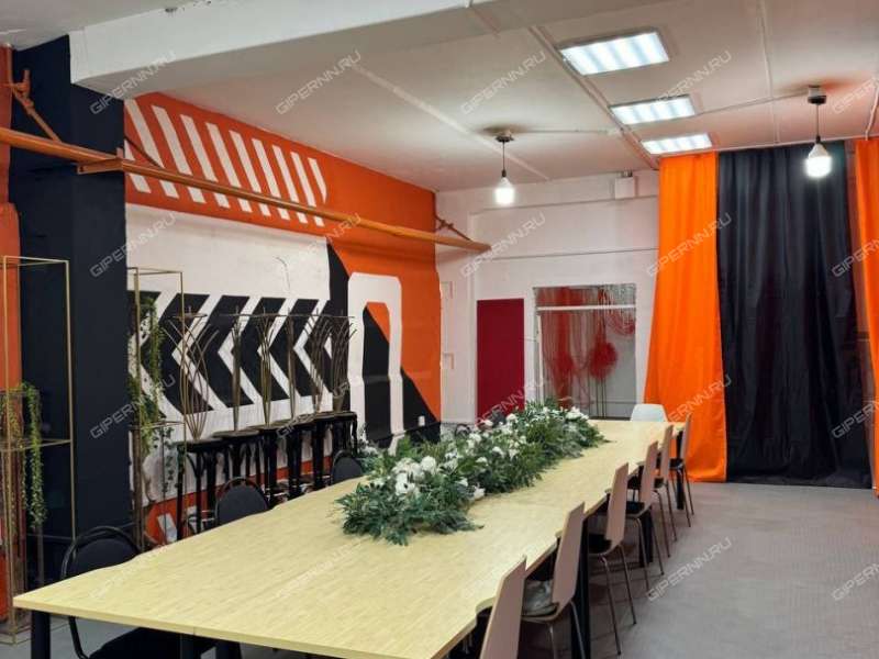 помещение под коммерческую недвижимость на улице Родионова