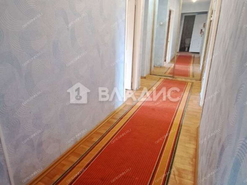 четырёхкомнатная квартира на улице Краснодонцев дом 19