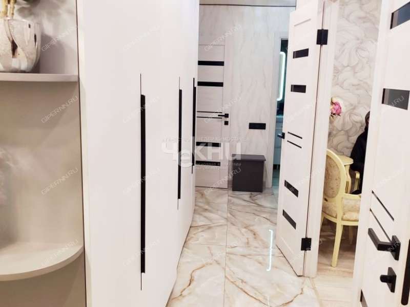 трёхкомнатная квартира на улице Октябрьской Революции дом 40