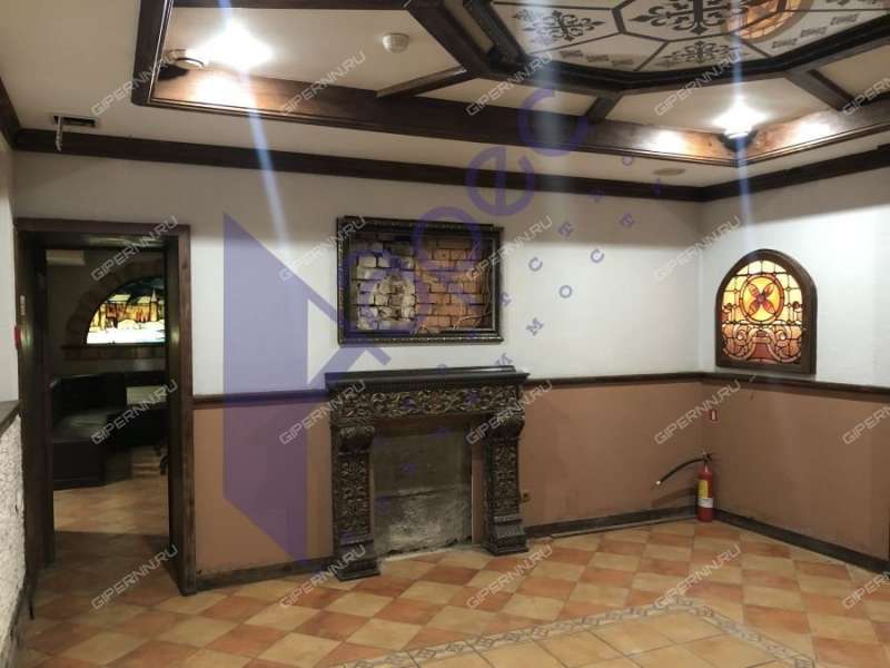 помещение под коммерческую недвижимость на улице Максима Горького