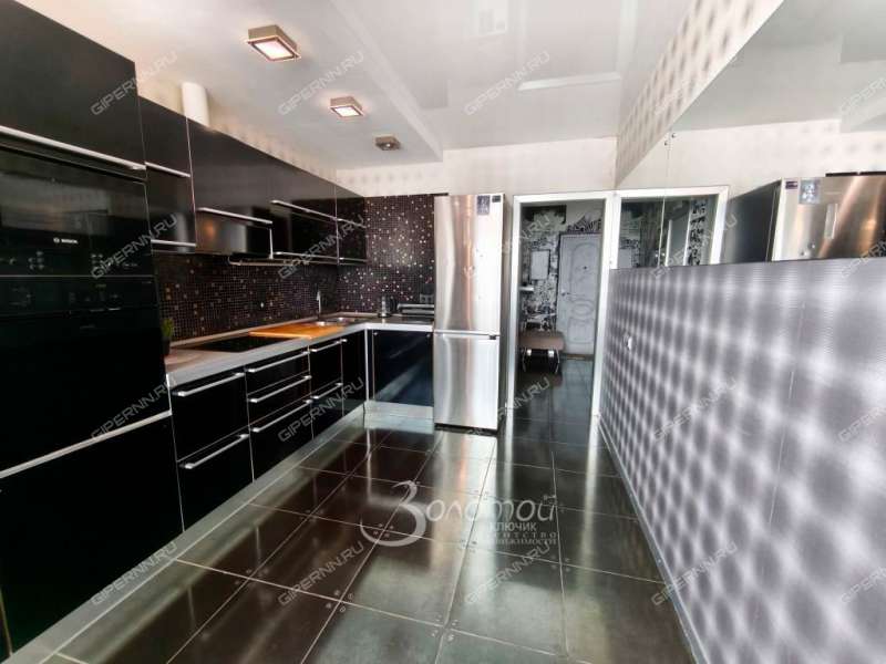 трёхкомнатная квартира на улице Янки Купалы дом 42