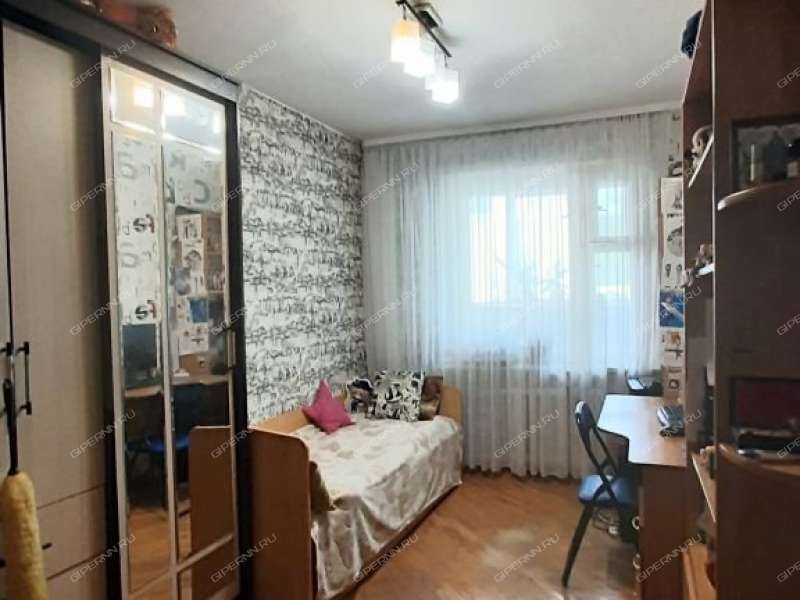 четырёхкомнатная квартира на улице Карла Маркса дом 24