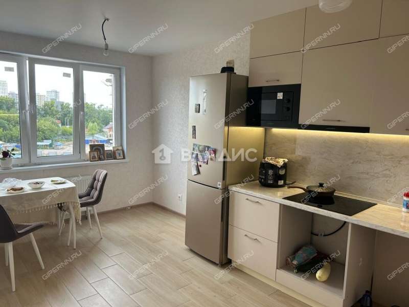 трёхкомнатная квартира на проспекте Героев Донбасса дом 16