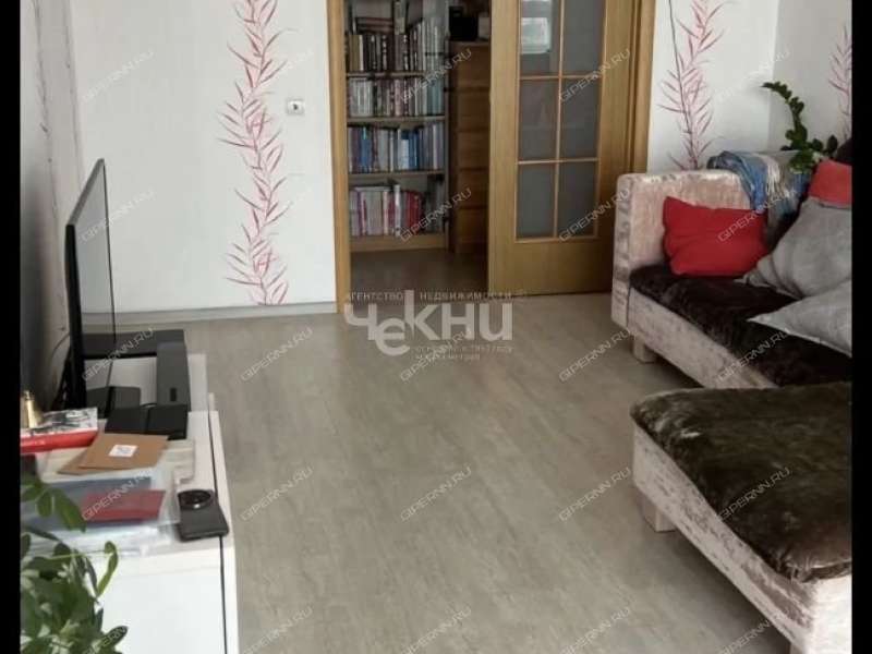 двухкомнатная квартира на улице Германа Лопатина дом 12 к1