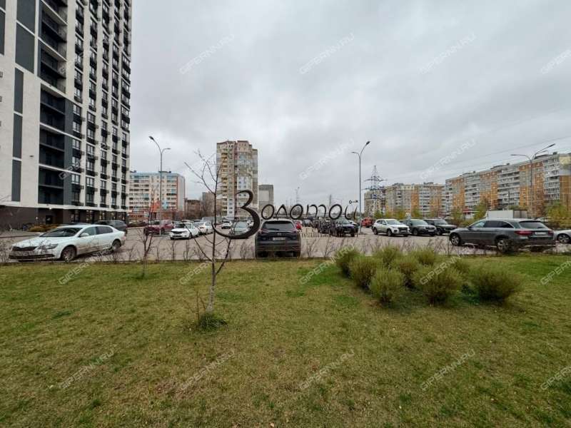 трёхкомнатная квартира на улице Маковского дом 25