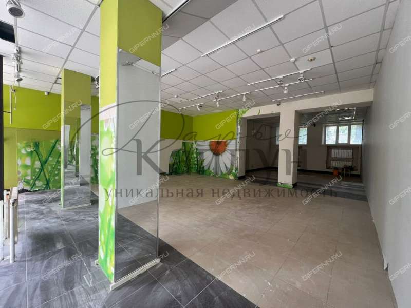 помещение под торговую площадь на улице Коминтерна