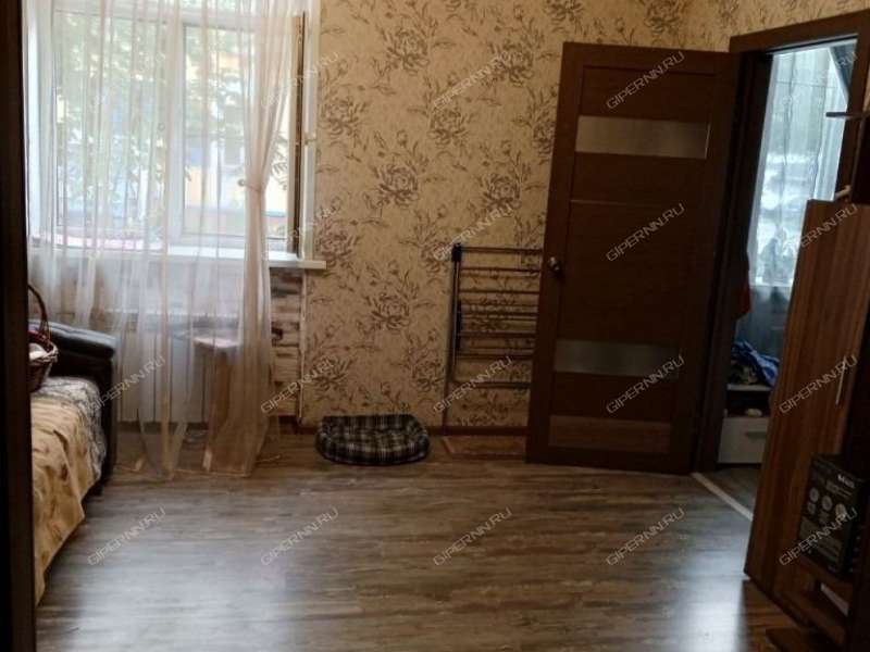 трёхкомнатная квартира на улице Героя Советского Союза Поющева дом 15