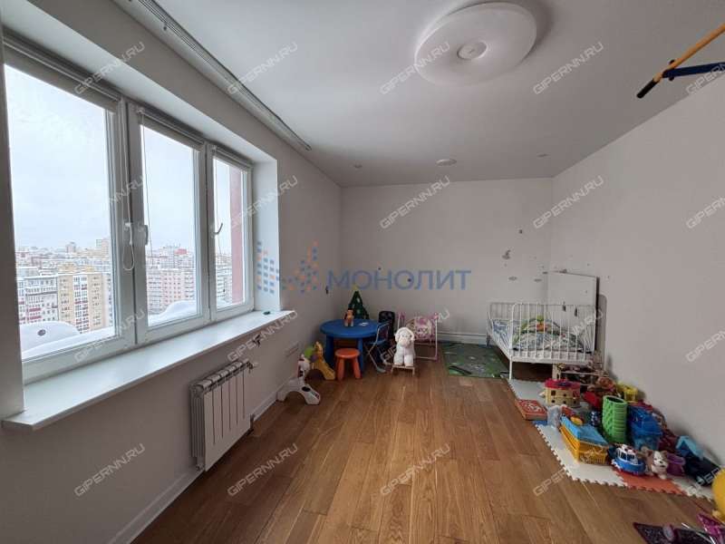 трёхкомнатная квартира на Республиканской улице дом 43 к2