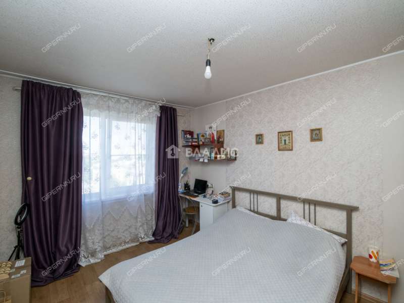 трёхкомнатная квартира на улице Коминтерна дом 20