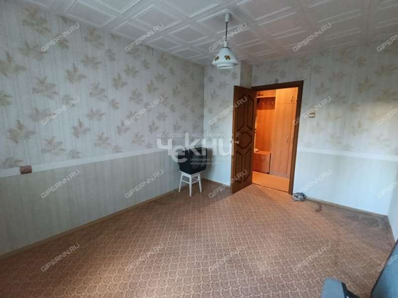 трёхкомнатная квартира на улице Красных Зорь дом 23