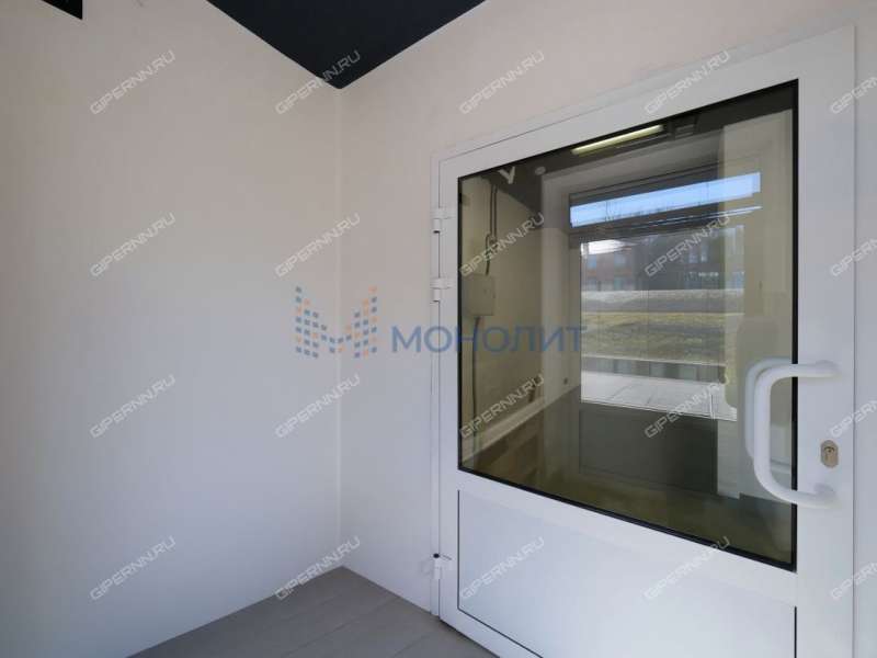 помещение под офис, торговую площадь на улице Владимира Лузянина