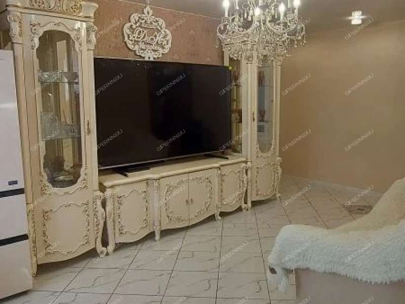 трёхкомнатная квартира на проспекте Кирова дом 33а