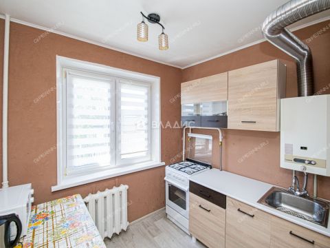 2-komnatnaya-ul-geroya-chugunova-d-5a фото