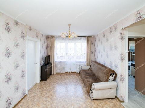 2-komnatnaya-ul-geroya-chugunova-d-5a фото