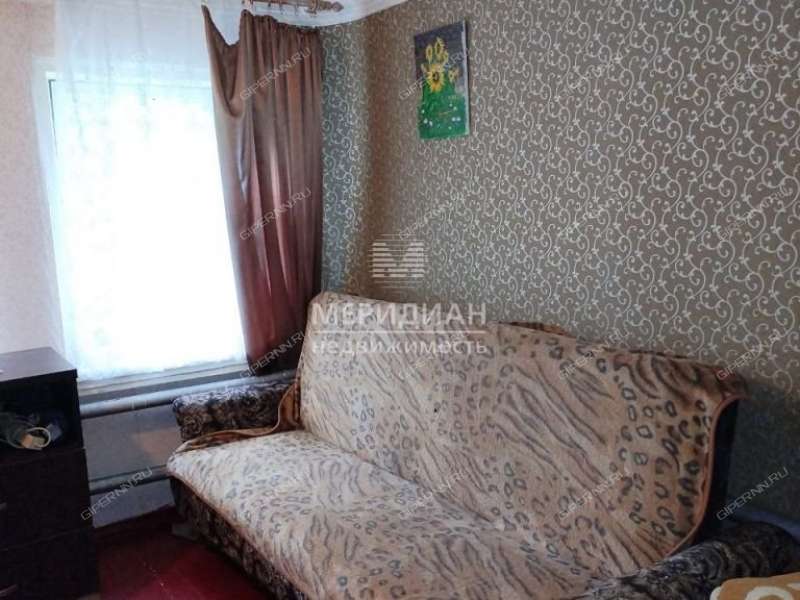 дом на Луговой улице село Татарское