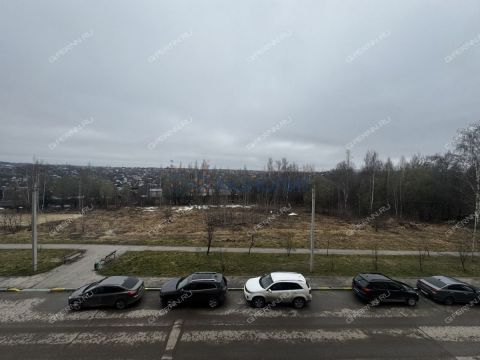 4-komnatnaya-ul-vyatskaya-d-4 фото