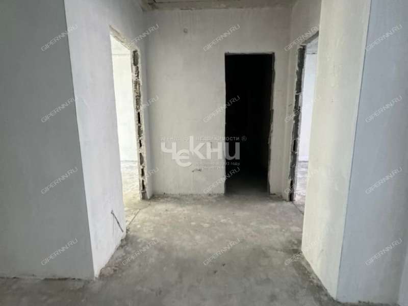 трёхкомнатная квартира на Полтавской улице дом 15