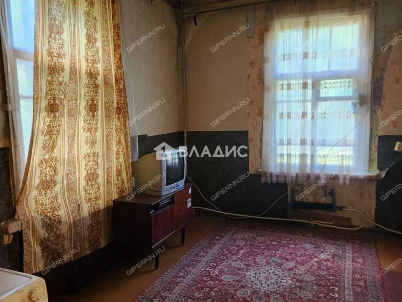 трёхкомнатная квартира на Партизанской улице дом 2