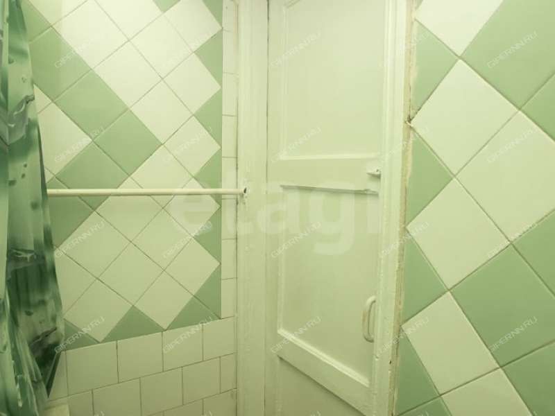 трёхкомнатная квартира на улице Страж Революции дом 23