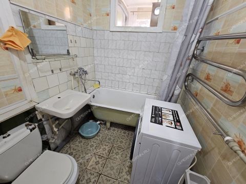 1-komnatnaya-ul-admirala-nahimova-d-8 фото