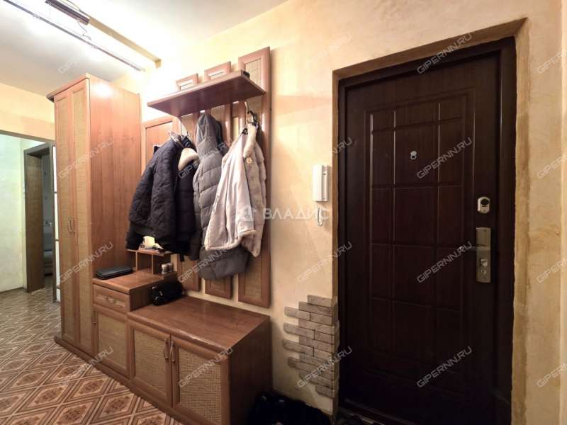 трёхкомнатная квартира на улице Верхнепечёрская дом 9