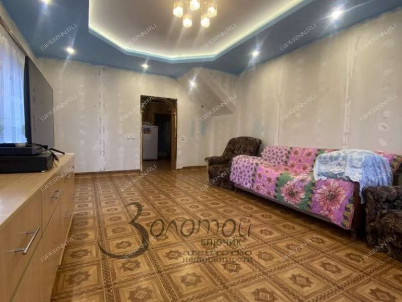 дом на Рождественская село Рождествено