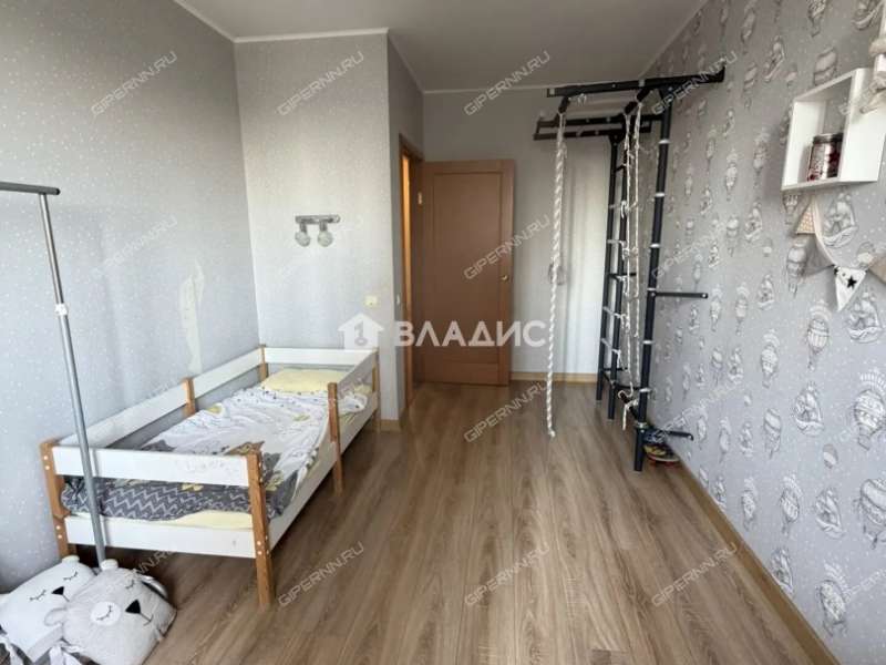 трёхкомнатная квартира на улице Родионова дом 165 к1