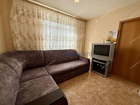 2-komnatnaya-ul-dvizhencev-d-34 фото
