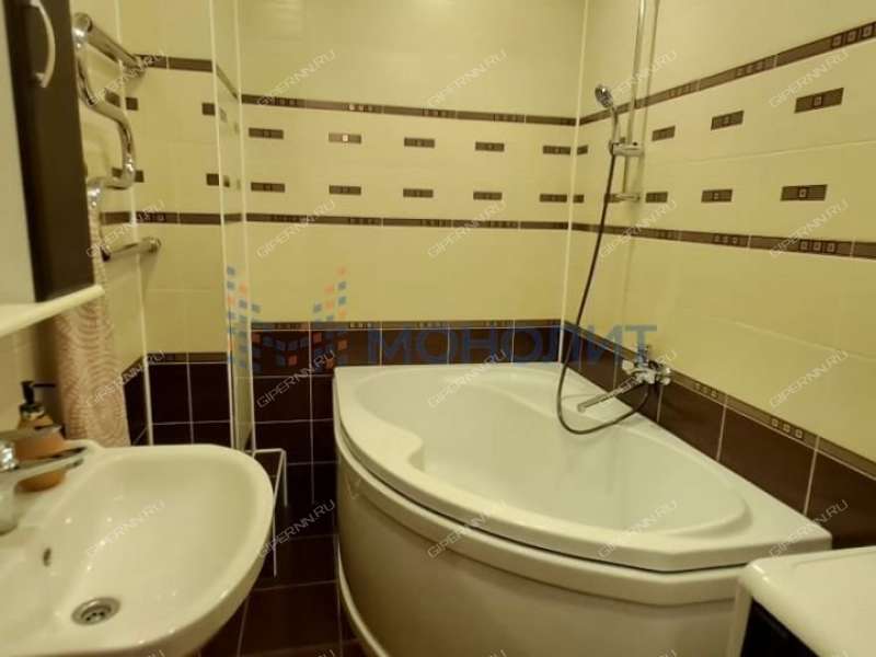 трёхкомнатная квартира на Вятской улице дом 9