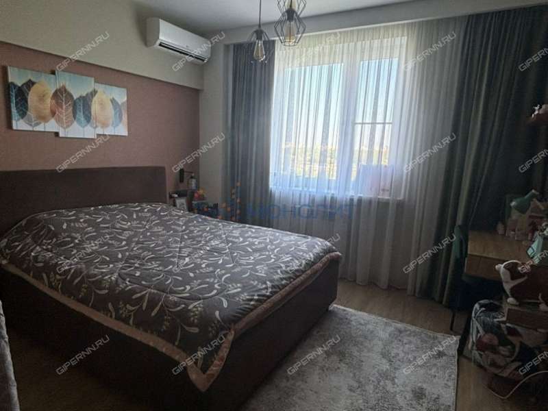 трёхкомнатная квартира на бульваре 60-летия Октября дом 25 к3