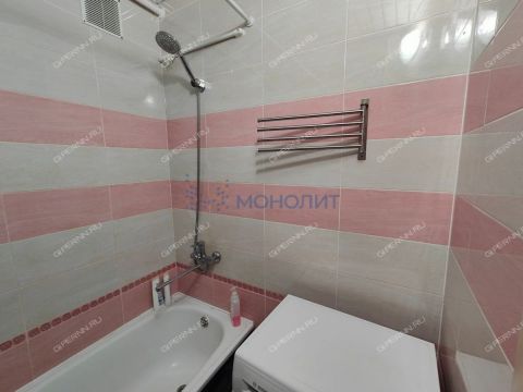 2-komnatnaya-ul-melnikova-pecherskogo-d-8 фото