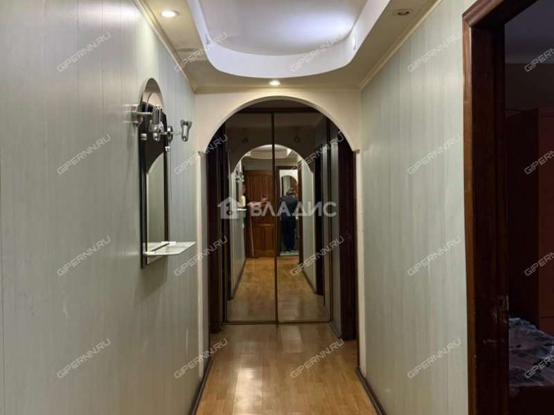 трёхкомнатная квартира на проспекте Бусыгина дом 45А