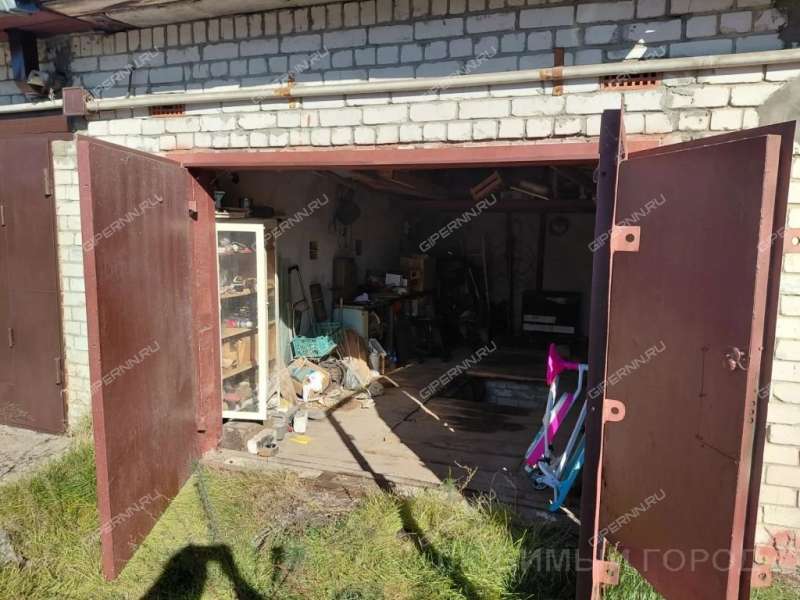 гараж на улице Гаугеля